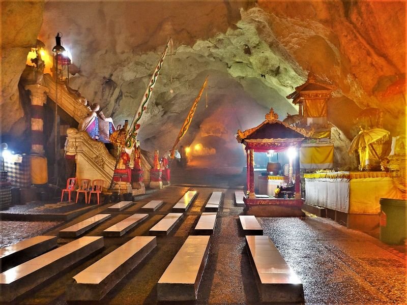 Ngôi đền dưới lòng đất – Goa Giri Putri