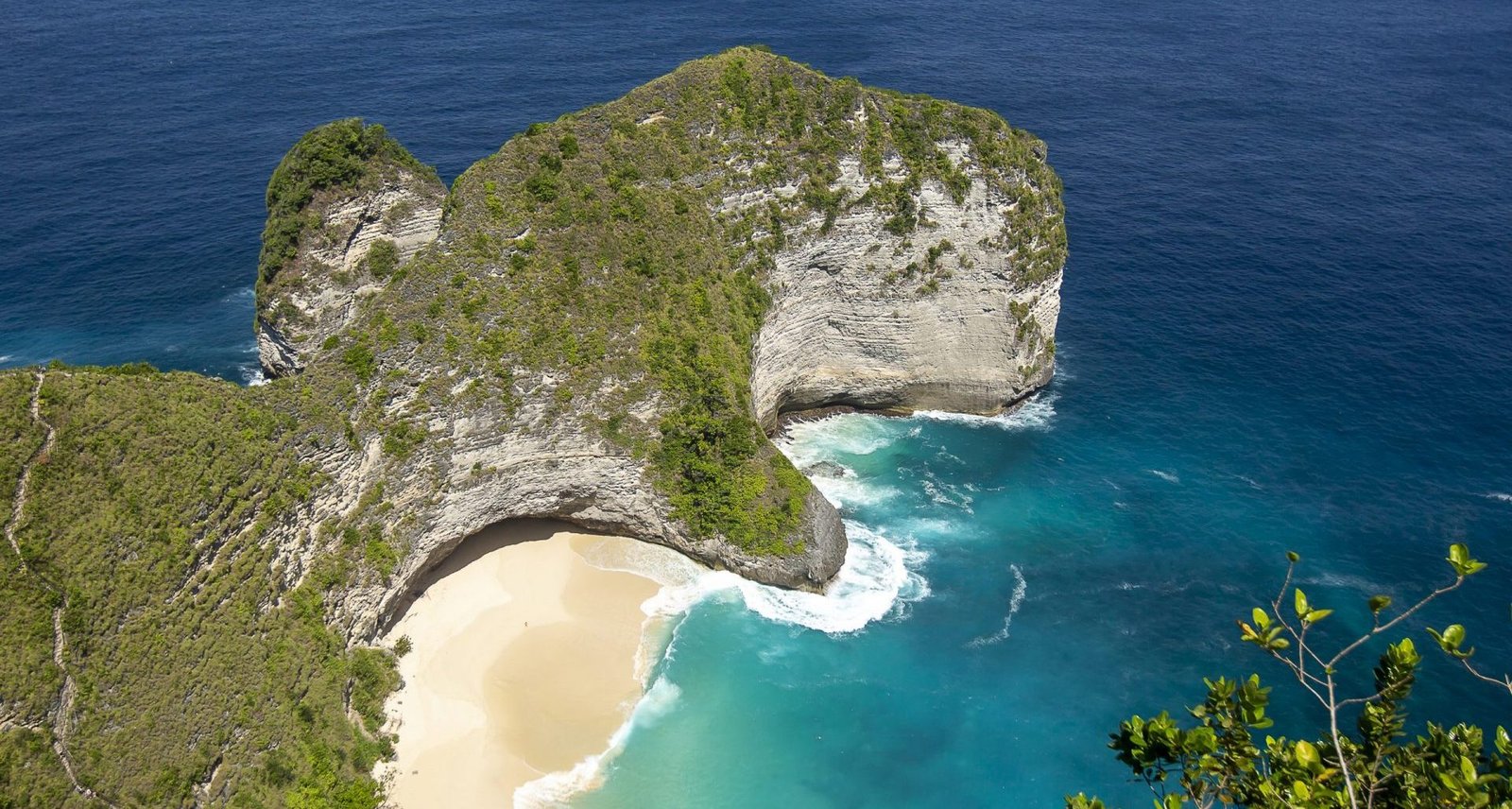 Dinosaur back waves - Nusa Penida Bali