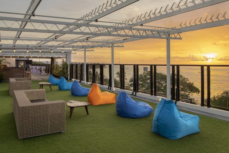Haloe Rooftop Bar
